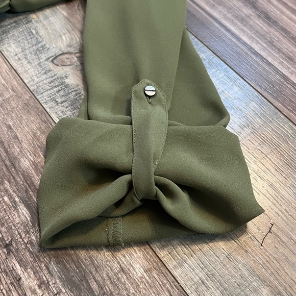 Mossimo Womens Blouson Dress Size XS Olive Green Grommet Embellished V Neckline - Picture 10 of 10